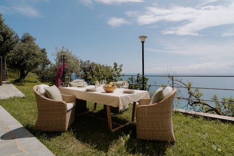 Idromassaggio riscaldato, piscina e vista mare