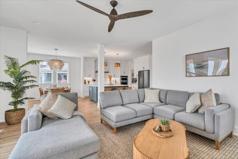 Successful Airbnb property: Private Beach Access | Coastal Family Retreat in Kure Beach