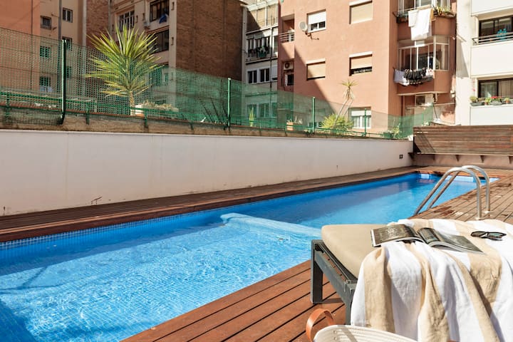 Beach, Born & Poblenou with Pool