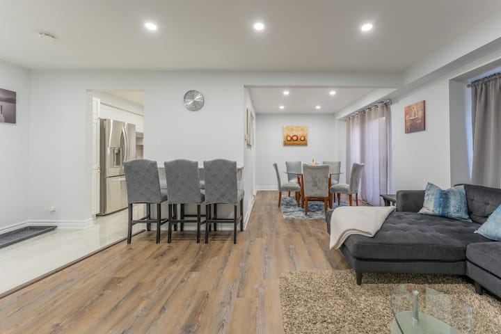 Whitby Family Retreat: Comfort & Convenience! - Ajax