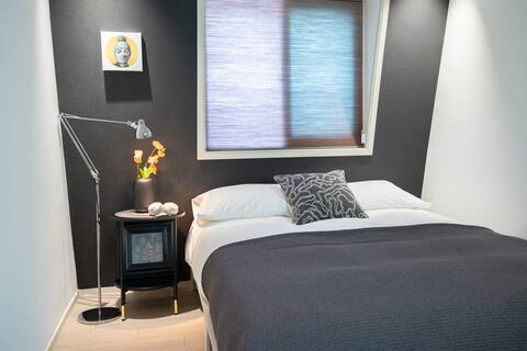 [new] BIBI-Hong Dae [# Hongdae Main Street # Hongik University Station Airport Railroad Line # Hotel Bedding]