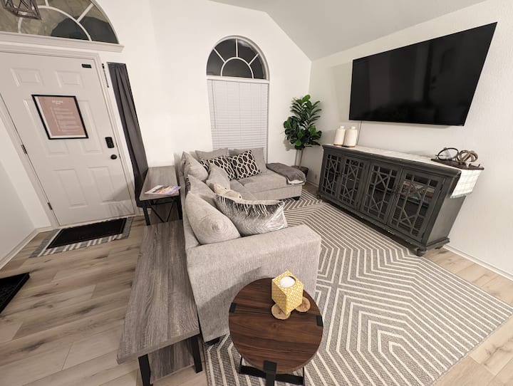 Family & Group Retreat-3br/2ba-fast Internet-comfy - Leander, TX