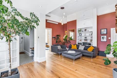 Elegant Townhouse
High St Lewes