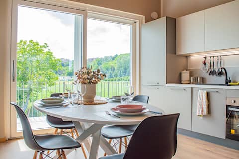 [Prestigious] 2 Suites • 2 Baths • 2 Parking