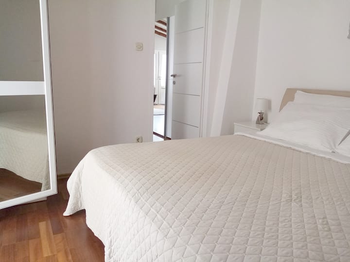 Dhomë gjumi me  tarracë