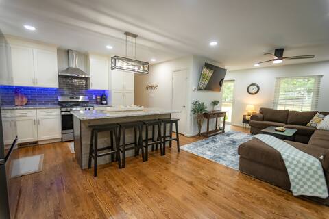 Modern 4 BR minutes from Greenville