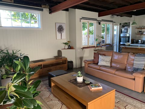 Top Airbnb: Boho Chic 200m to Esplanade in Brisbane