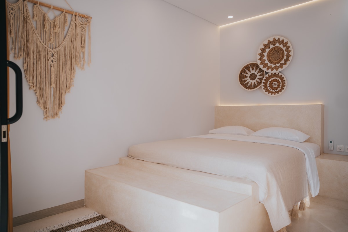 Brandon Villa - Lovina Villa with Private Pool photo 5
