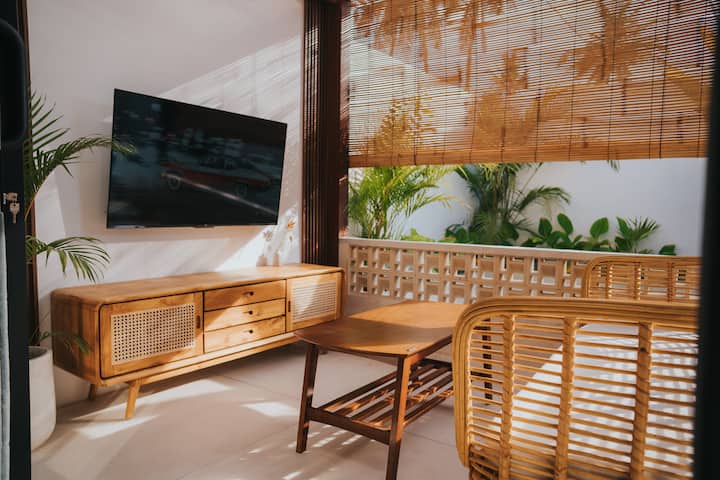 Lovina Villa With Private Pool - Singaraja