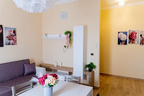 Top performing Airbnb: Alexas Rooms Intero alloggio/Entire flat by center in Crotone