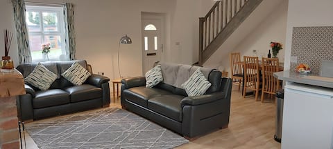 Successful Airbnb property: Bright and Modern Rose in Manorbier, Jameston And Lydstep