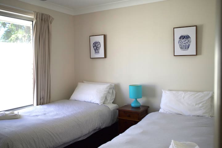 Modern, Homely Two Bedroom Unit. - Gunnedah