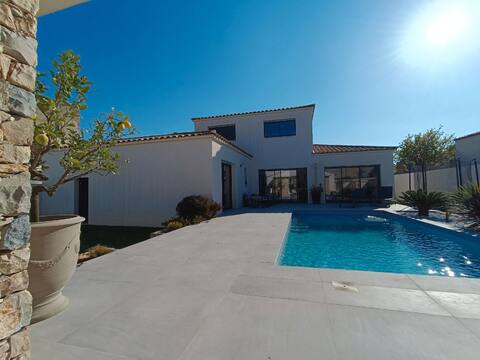 Beautiful & pleasant villa pool