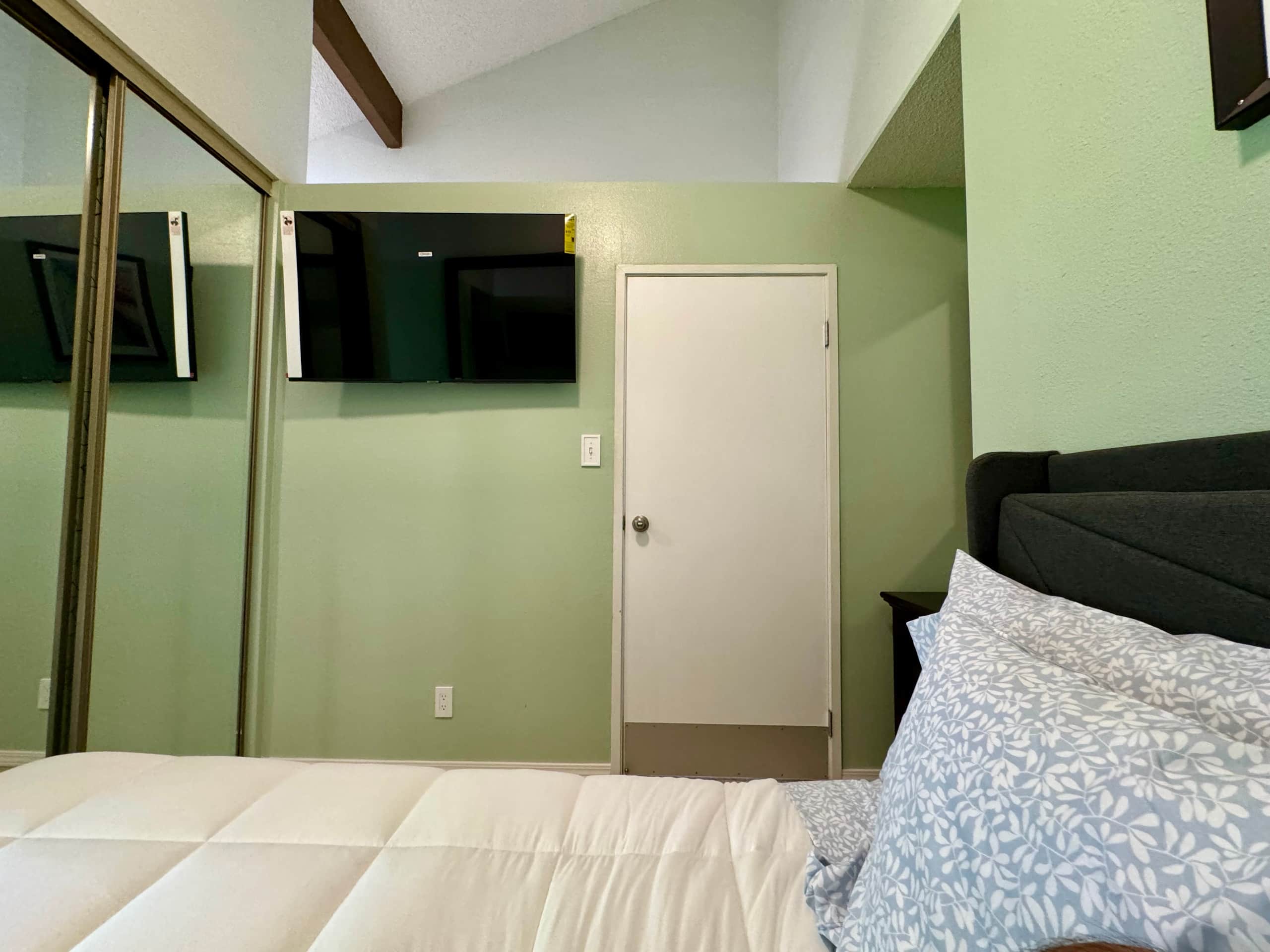 Condo in Lihue · ★4.99 · 2 bedrooms · 3 beds · 1.5 baths - Image 19