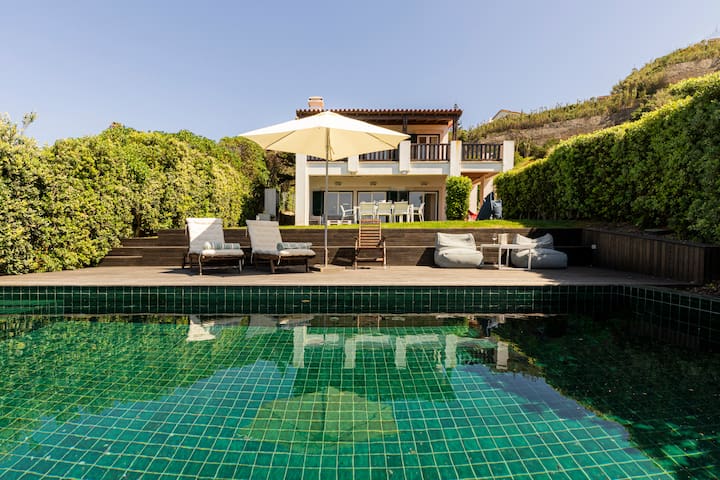 Coastal Charm Chalet Cadenzalux