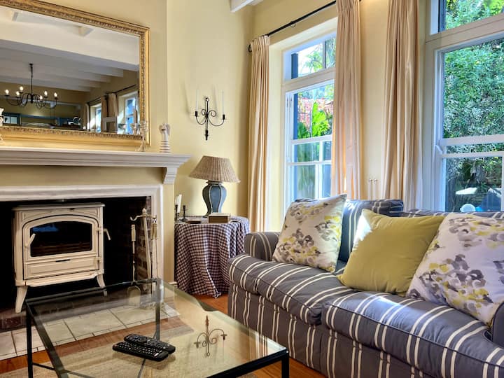 Private Villa With Pool Close To Beach In Voëlklip - Hermanus