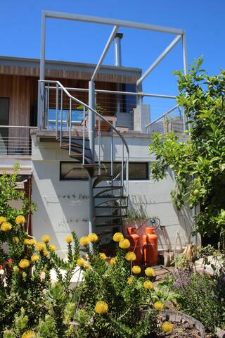 Stylish Family Home, 3 bedrooms gallery image 3