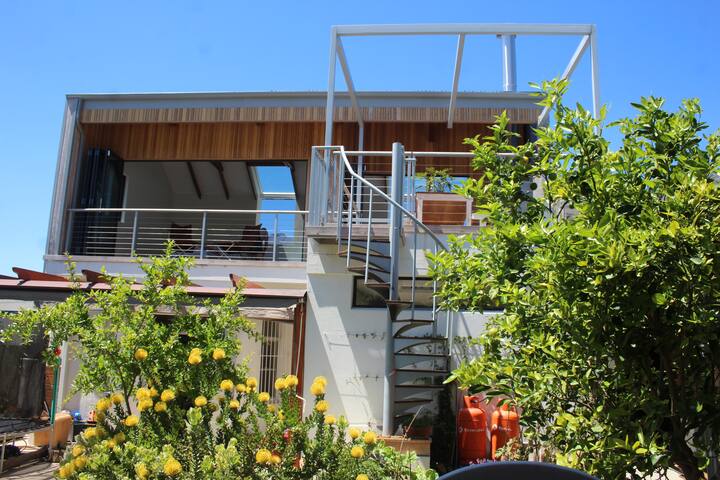 Stylish Family Home, 3 bedrooms gallery image 2