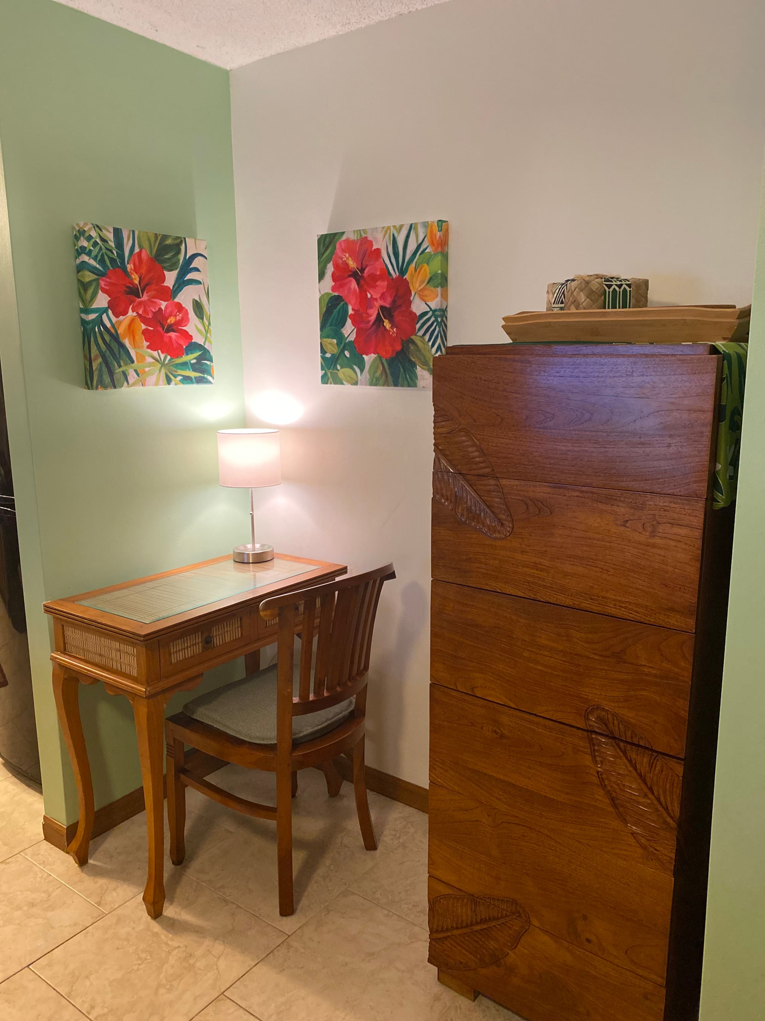 Kona Oceanfront Studio  #311 WITH LANAI and  A/C!! - Image 12