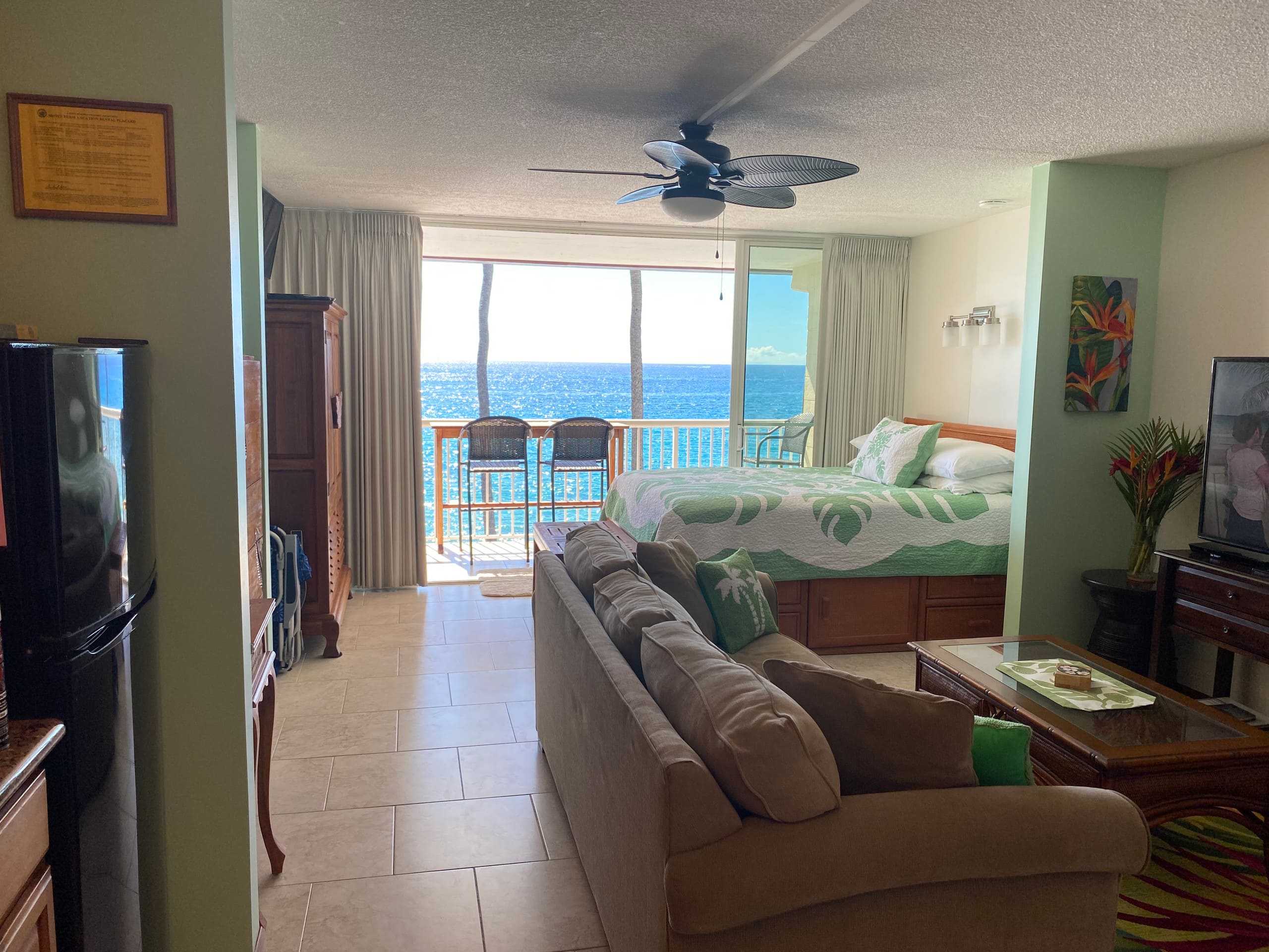Kona Oceanfront Studio  #311 WITH LANAI and  A/C!! - Image 9