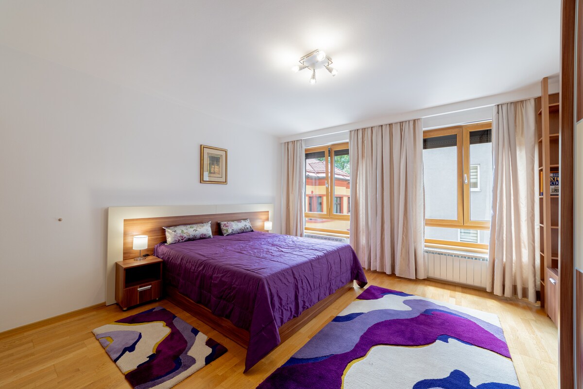 Skenderpasina Skyline 2-BDR apartment with balcony