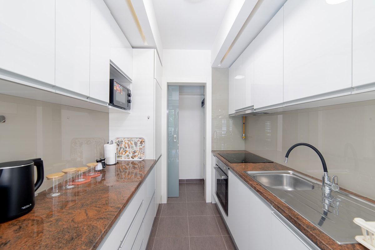 Skenderpasina Skyline 2-BDR apartment with balcony