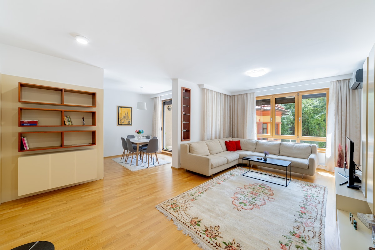 Skenderpasina Skyline 2-BDR apartment with balcony