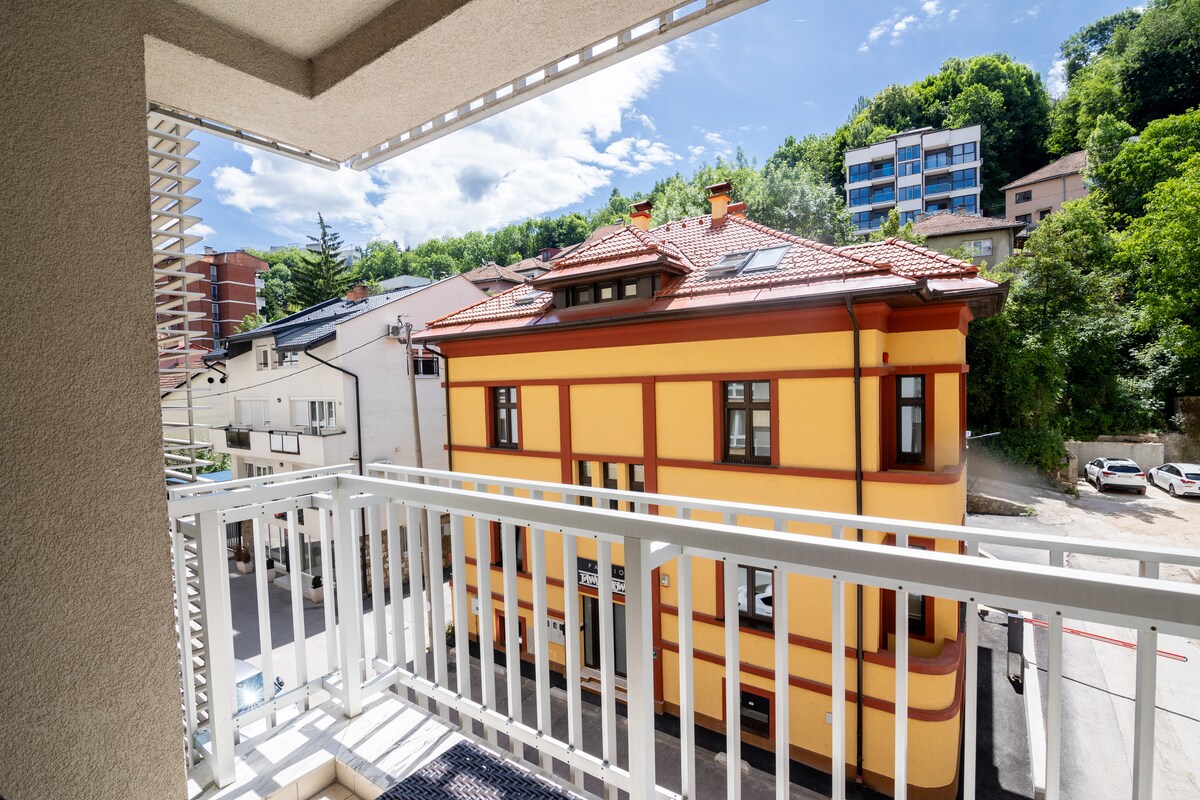 Skenderpasina Skyline 2-BDR apartment with balcony