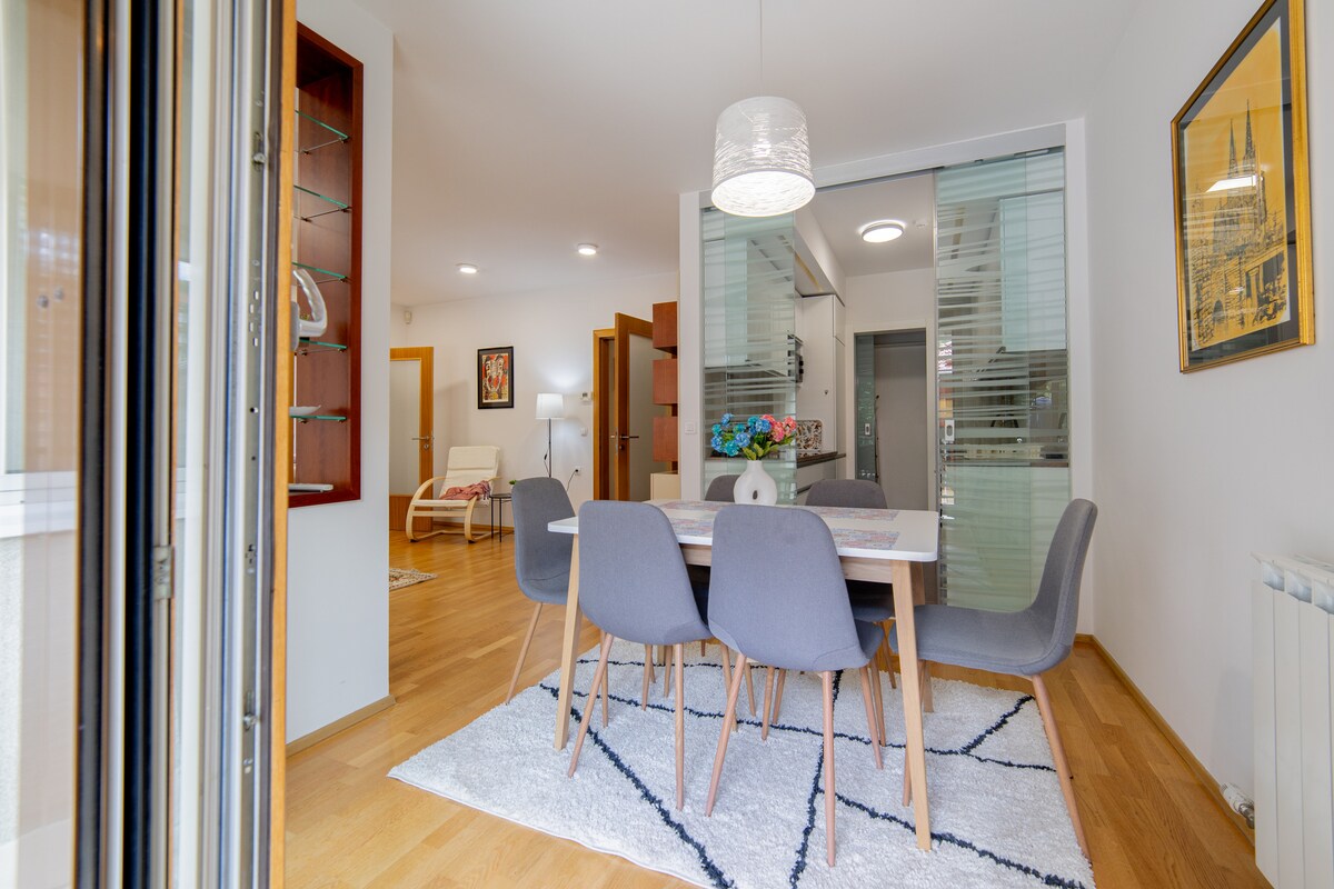 Skenderpasina Skyline 2-BDR apartment with balcony