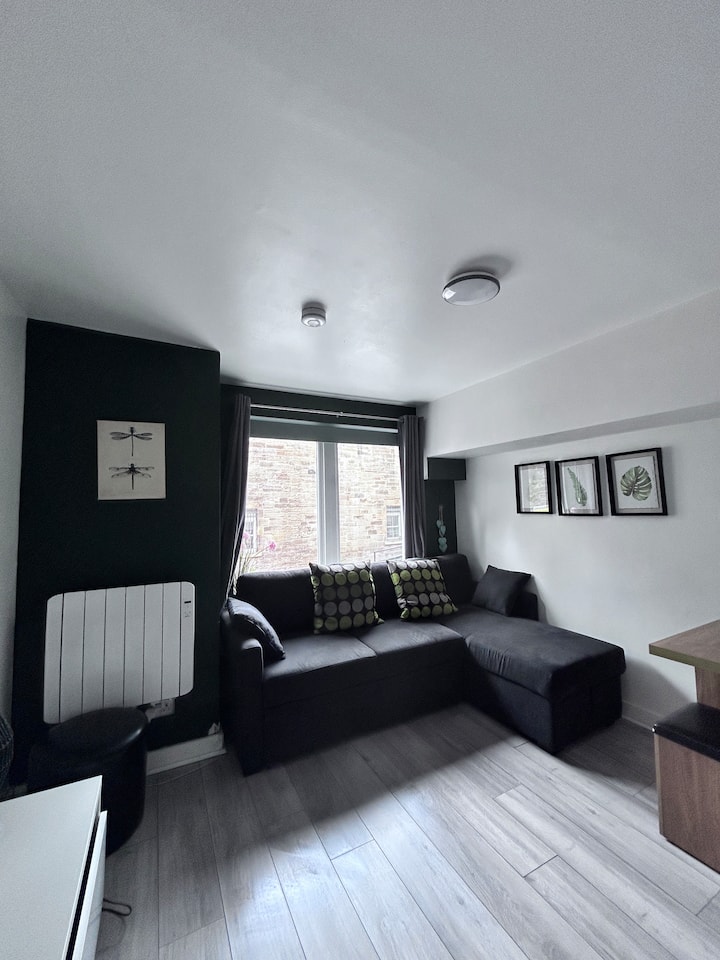 Central Old Town 2-bedroom Apartment - Edinburgh