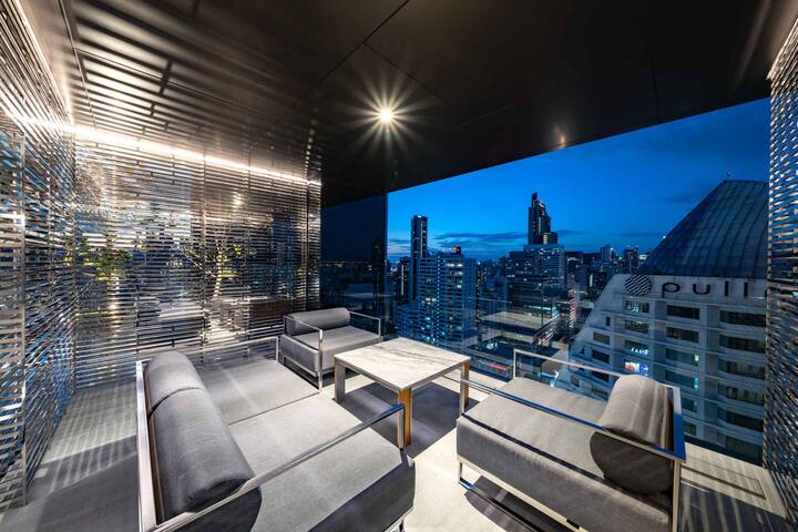 Designer Luxury Best Location Asoke BTS MRT gallery image 3