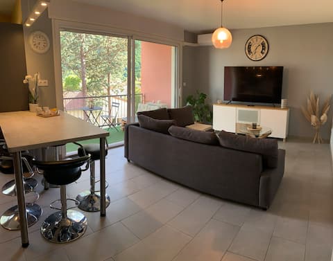 Quiet and bright apartment.