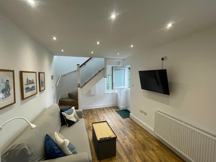 Upton Coach House - Birkenhead