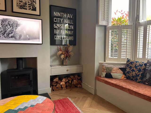 Stylish 4 bedroom home in London gallery image 5