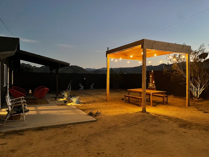 Hottub Firepit Dowtown Joshua Tree Hot Tub - Joshua Tree, CA