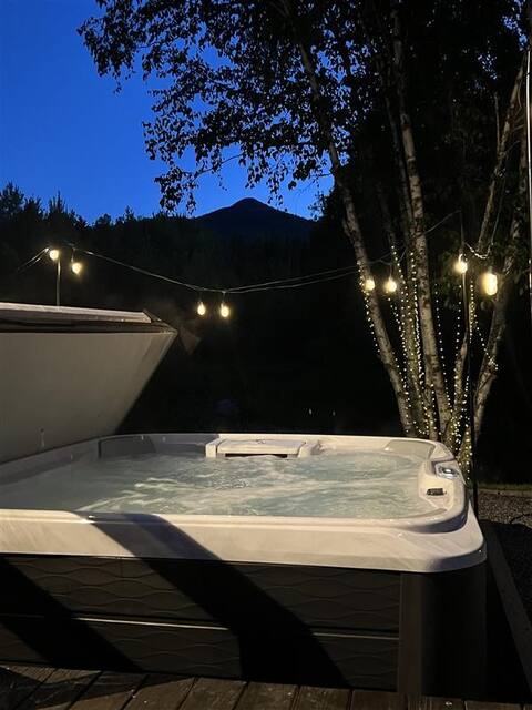 Cherry Mountain Hideaway-Hot Tub, Pet Friendly