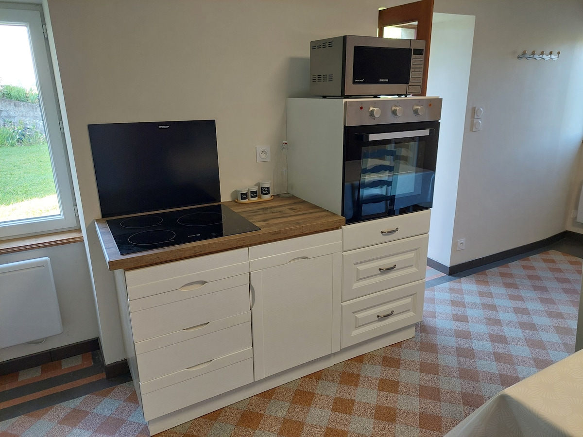 Annonce Airbnb populaire: Quiet house in Châtellerault à Châtellerault