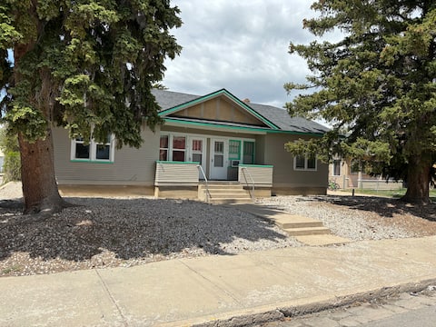 Wild Wyoming House (1 block from down town)