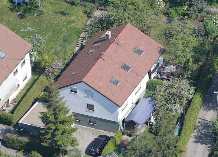 House Thea near Stuttgart, apartment first floor 130 square meters, garden