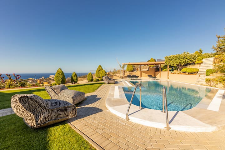 Luxurious Villa Aloe