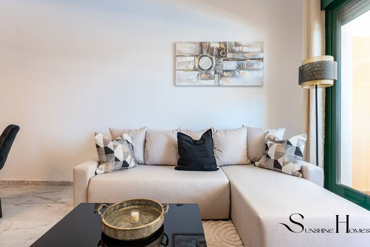 Elegant 2 Bed 2 Bath Apartment, Pool Views Parking - Benalmádena