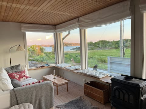 Top Airbnb: Cottage with sea view on a car-free island on the west coast in Kungälv