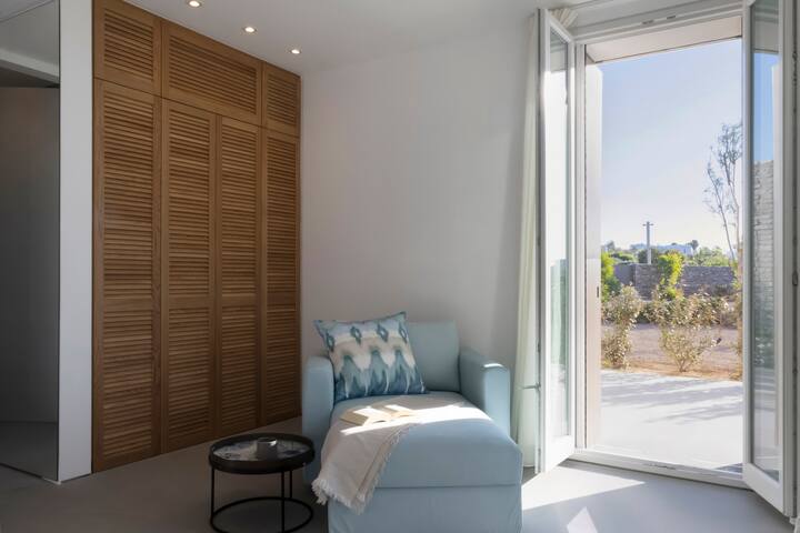 Big Blue Villa II gallery image 4