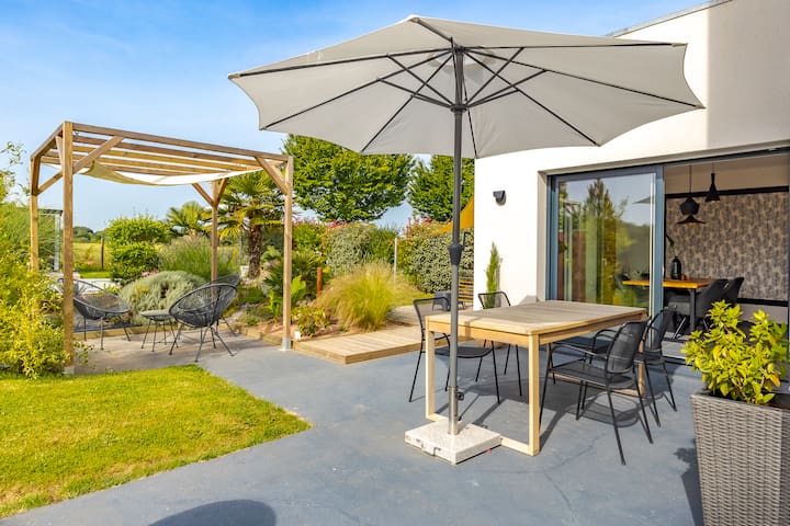 Entire home with 3 bedrooms in Honfleur - Villa Rema Honfleur avec piscine