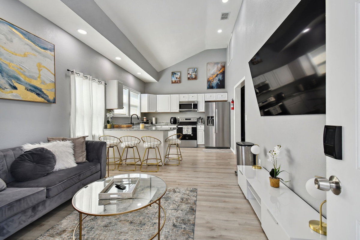 Top Airbnb: Heart of Tampa/Ybor /7th Ave in East Ybor