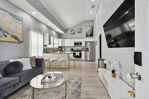 Top Airbnb: Heart of Tampa/Ybor /7th Ave in East Ybor