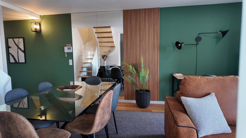 Exquisite duplex balconies and incredible views gallery image 4