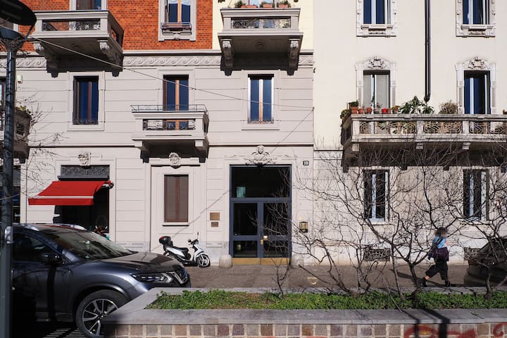 Check In Facile Milano managed Airbnb listing 2