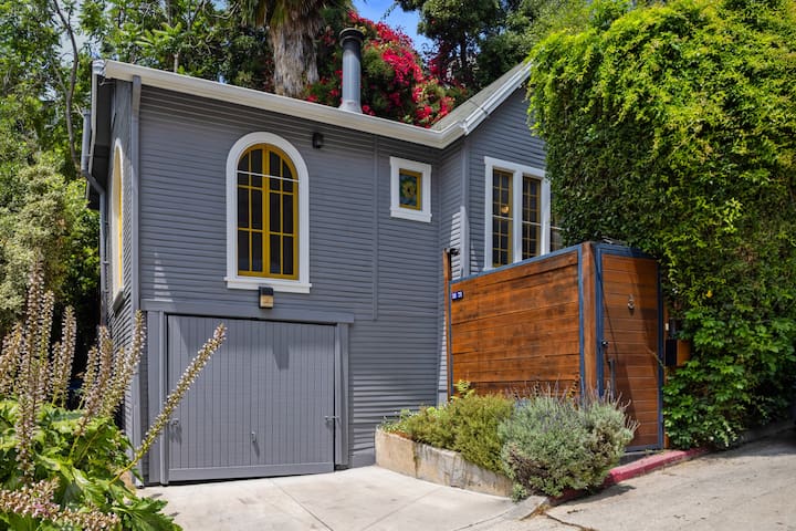 Silver Lake Hillside Retreat