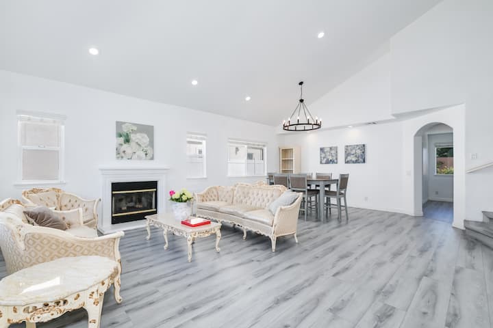 Cozy House In Gated Community - Pomona, CA